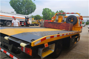 金杨新村附近拖车电话号码服务